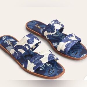 Boden Printed Satin Slide Sandals Blue White 37 US 6 NEW No box display. 1281